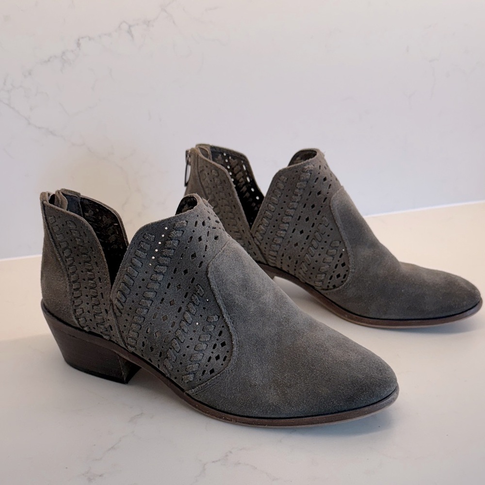 Gray Suede Women's Ankle Boots Vince Camuto Size 9/39